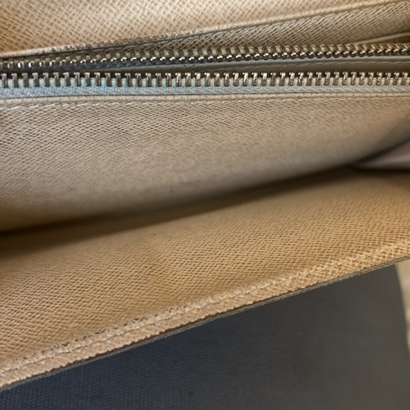 LV Damier wallet - Picture 5 of 8